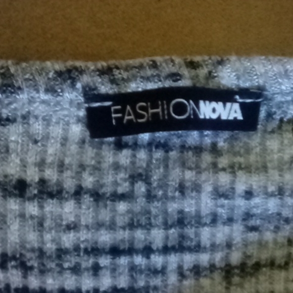 Clothes - Picture 4 of 4